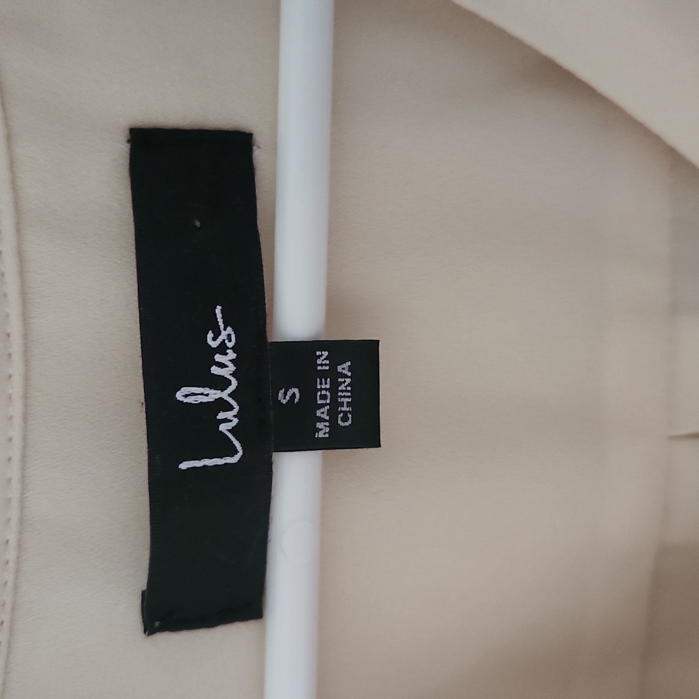 Lulu's Cream Button-Up Blouse - Picture 3 of 4